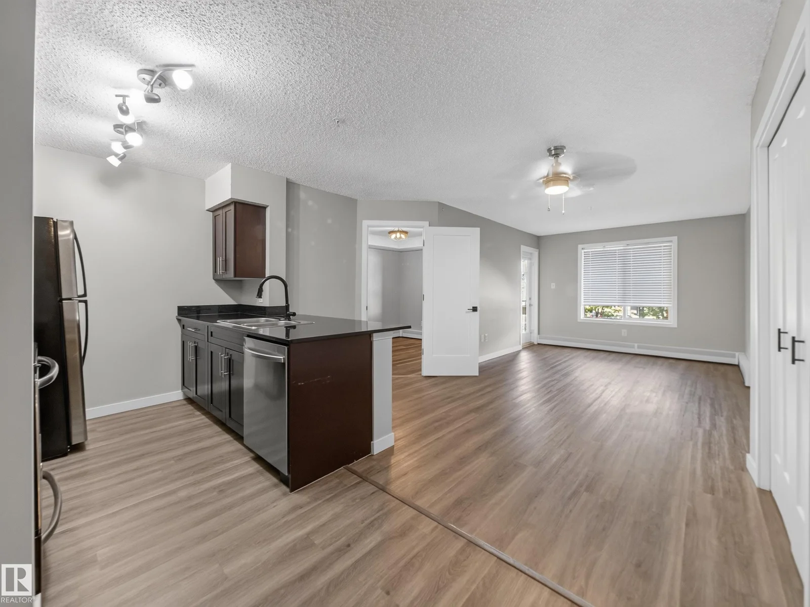 #211 1080 MCConachie BV NW, Edmonton - 2 bedroom Apartment for sale