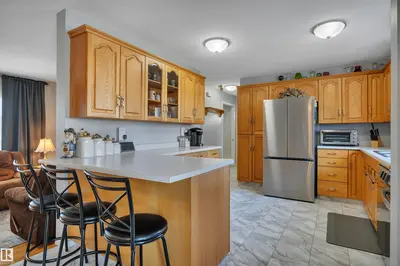 Interior photo 4 of 184 Garwood Cres