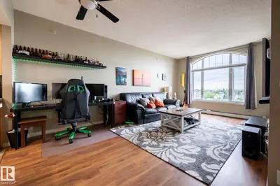 Interior photo 2 of 