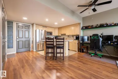 Interior photo 3 of 