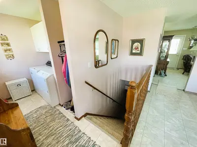 Interior photo 4 of 4725 43 AV