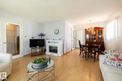 Interior photo 2 of 2309 MILLBOURNE RD W NW