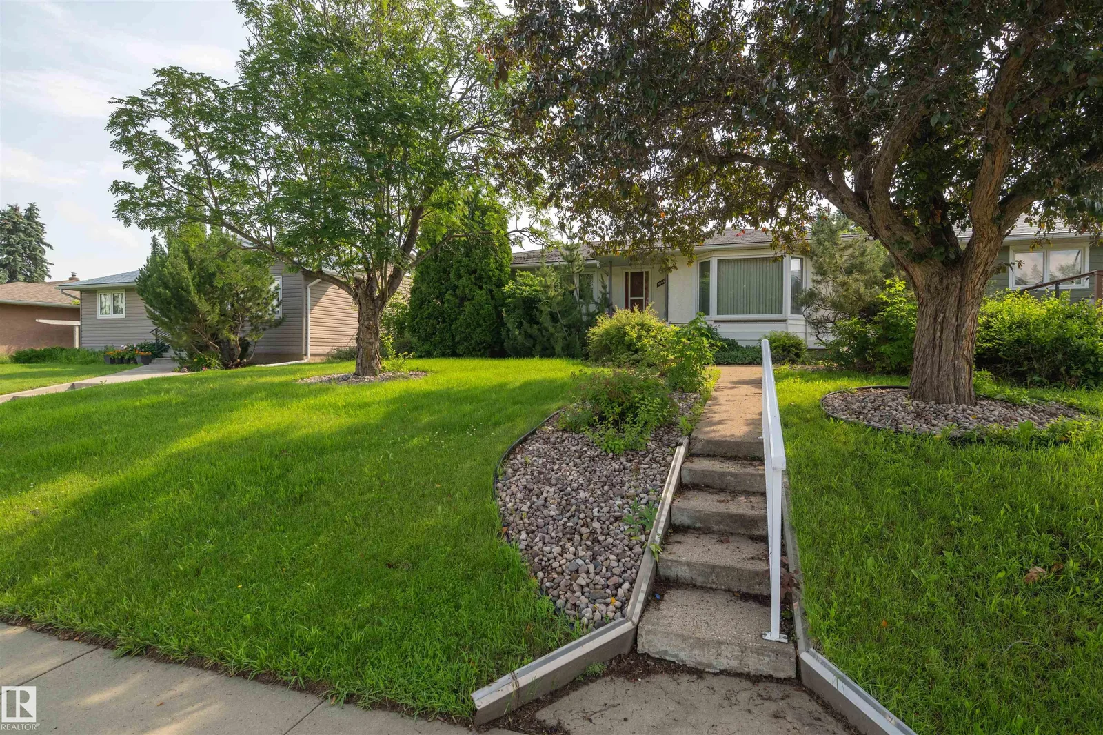 10627 43 ST NW, Edmonton - 2 bedroom Detached Single Family for sale