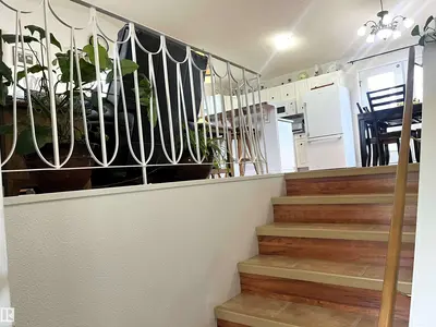 Interior photo 2 of 4914 51 Ave