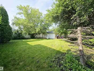Interior photo 4 of 5012 143 ST NW