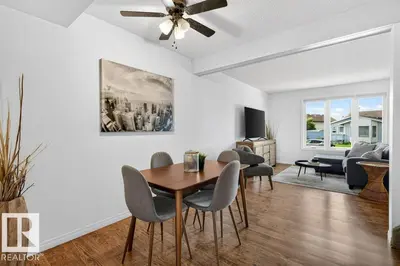 Interior photo 3 of 3610 42 AV NW