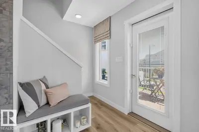Interior photo 2 of 862 DANIELS WY SW