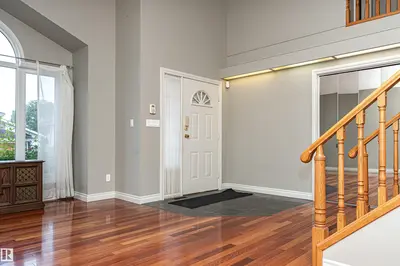 Interior photo 4 of 221 OCKENDEN PL NW