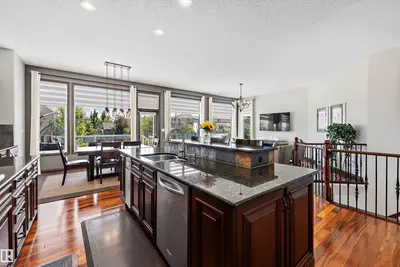 Interior photo 3 of 533 STEWART CR SW