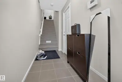 Interior photo 4 of #93 603 WATT BV SW