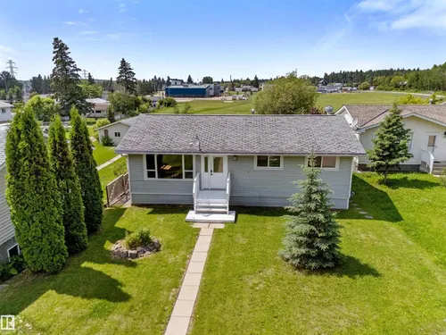 5212 46 ST, Wabamun - $335,000