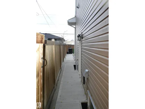 8952 81 AV NW, Edmonton - $490,000