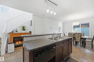 Interior photo 2 of 9817 104