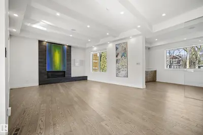 Interior photo 4 of 14643 92A AV NW