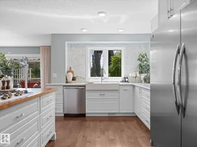Interior photo 2 of 8 LEONARD DR