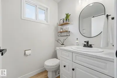 Interior photo 3 of 10622 51 AV NW