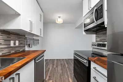 Interior photo 4 of #304 10720 127 ST NW