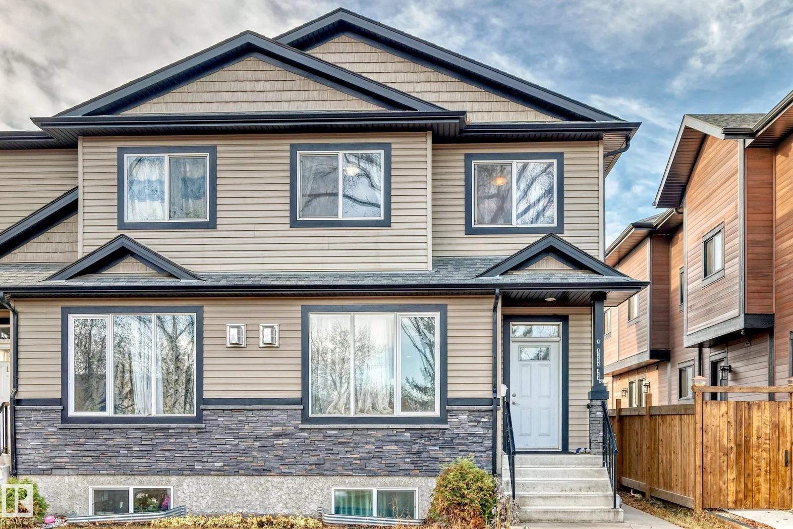 #2 12042 101 ST NW, Edmonton - 5 bedroom Duplex for sale