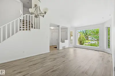Interior photo 2 of 