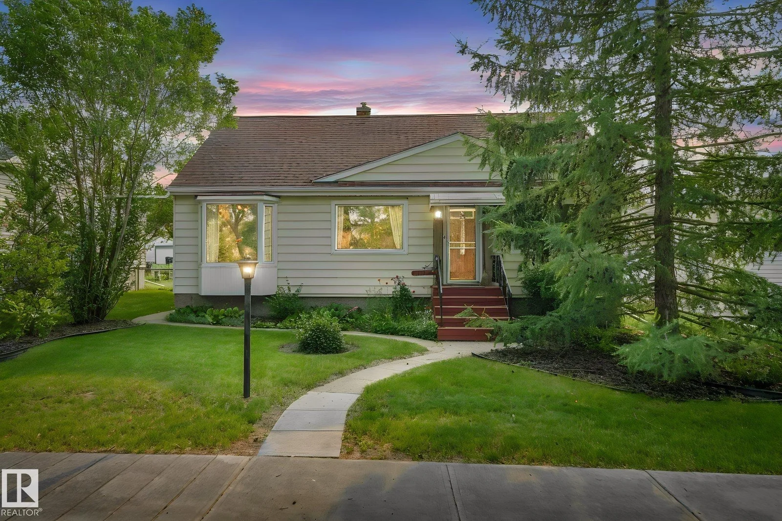 11422 70 ST NW, Edmonton - 2 bedroom Detached Single Family for sale