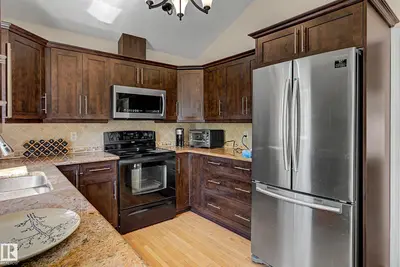 Interior photo 4 of 425 BUCHANAN RD NW