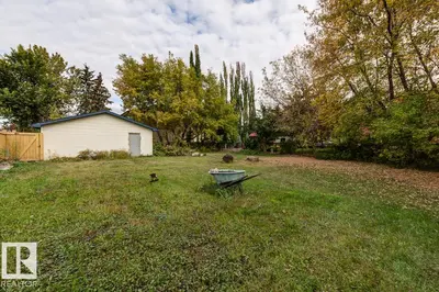 Interior photo 2 of 9906 87 ST NW