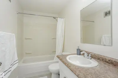 Interior photo 4 of 