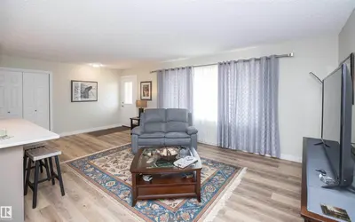 Interior photo 4 of 10352 109 Ave