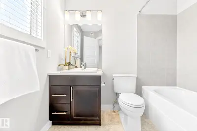 Interior photo 2 of 5828 65 ST
