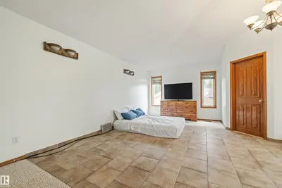 Interior photo 4 of 17219 113 ST NW