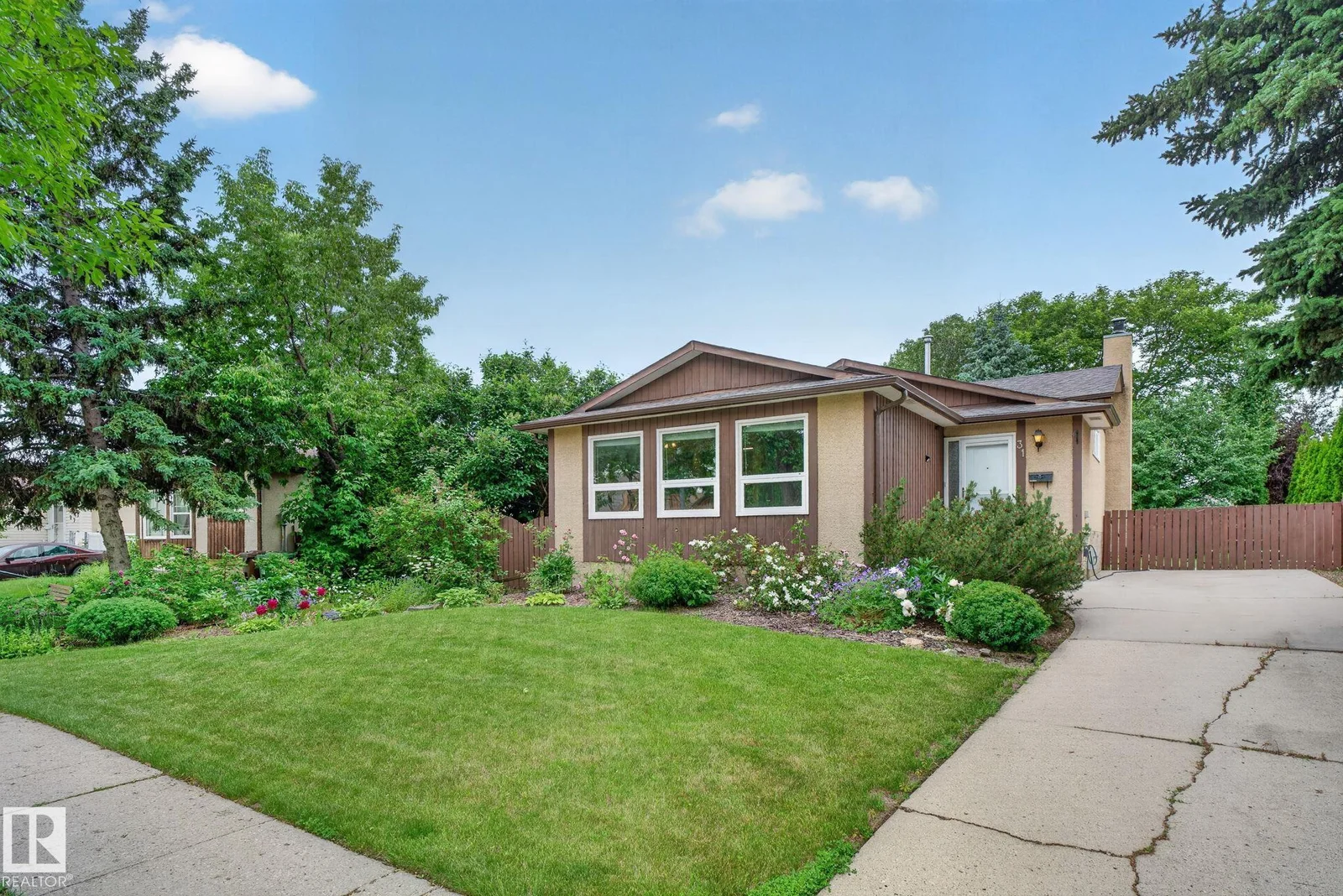 31 ALPINE BV, St. Albert - 4 bedroom Detached Single Family for sale