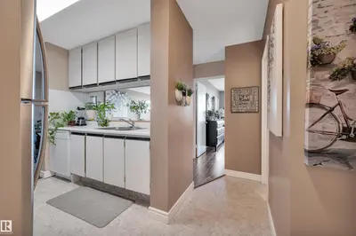 Interior photo 2 of #1402 9835 113 ST NW