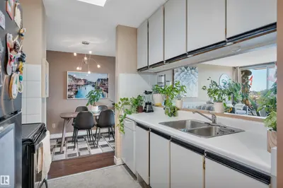 Interior photo 4 of #1402 9835 113 ST NW
