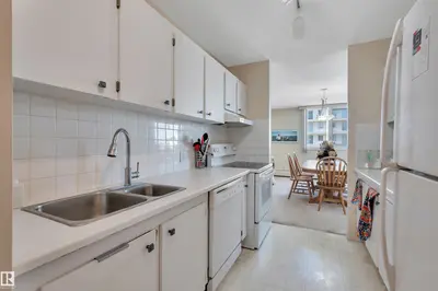 Interior photo 4 of #1405 9835 113 ST NW
