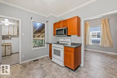 Interior photo 4 of 11408 81 ST NW
