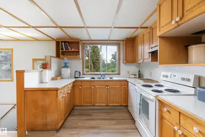 Interior photo 4 of #3 52432 RGE ROAD 20