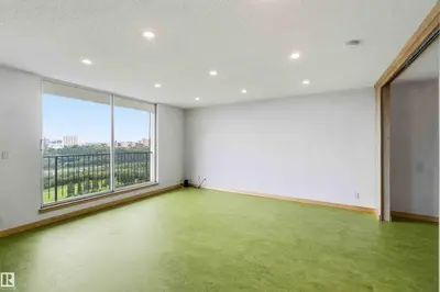 Interior photo 2 of #1008 11307 99 AV NW