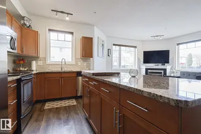 Interior photo 3 of #111 2035 GRANTHAM CO NW