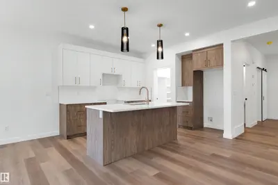 Interior photo 2 of 30 ELSINORE PL NW
