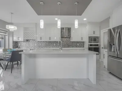 Interior photo 4 of 2412 14 AV NW