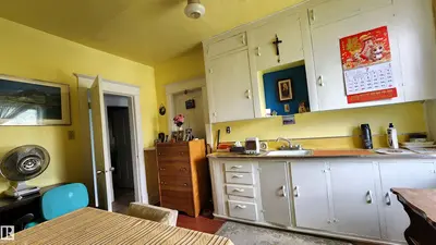 Interior photo 2 of 9522 110 AV NW NW