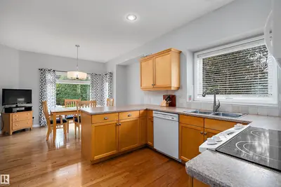 Interior photo 2 of 35 LONGVIEW PL