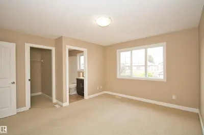 Interior photo 4 of 11513 17 AV SW