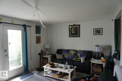 Interior photo 4 of 129 ABBOTTSFIELD RD NW