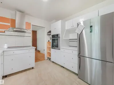 Interior photo 3 of 10904 100 AV