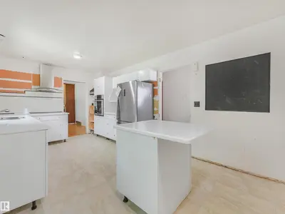 Interior photo 2 of 10904 100 AV