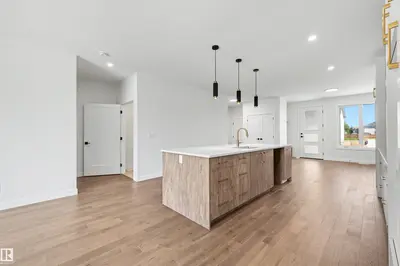 Interior photo 2 of 39 ELSINORE PL NW
