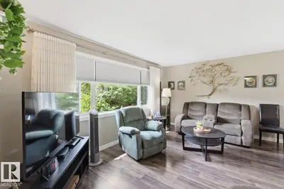Interior photo 3 of 4007 45 Street