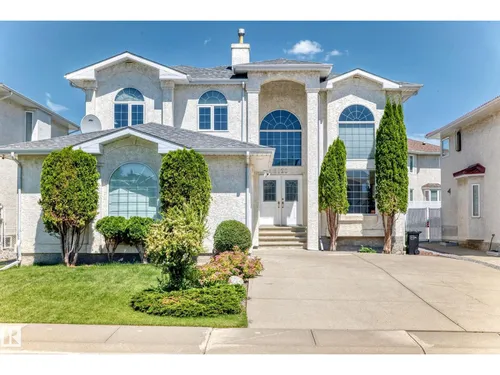 8820 158 AV NW, Edmonton - $699,900