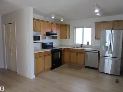 Interior photo 3 of 64 HEATHERGLEN CL